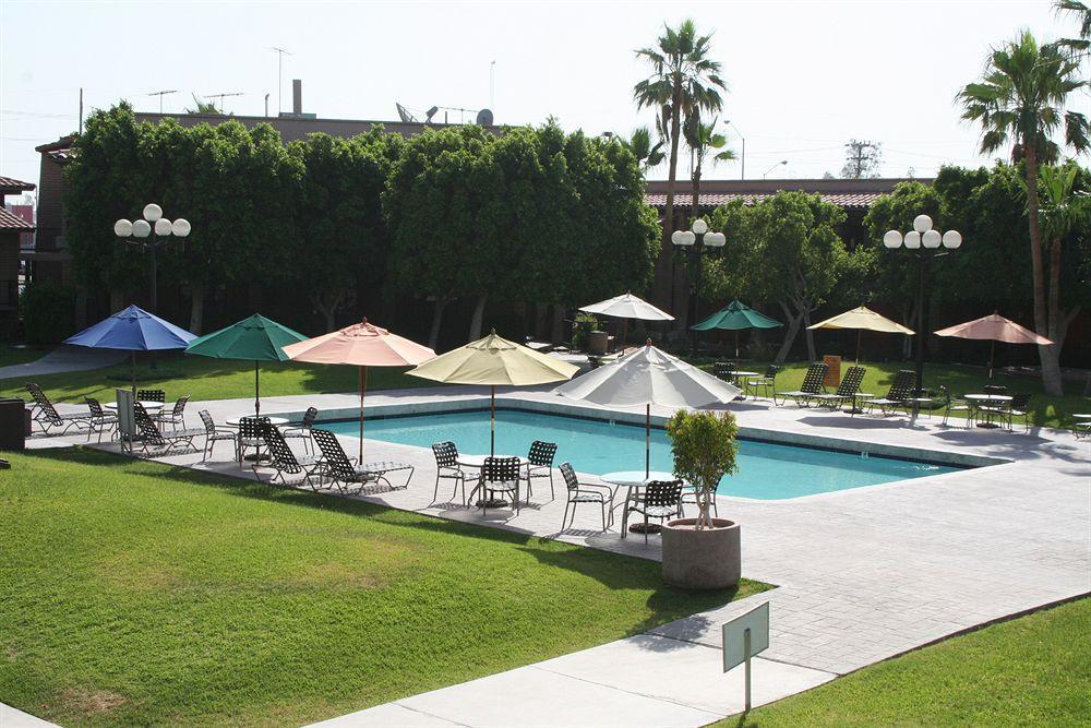 Colonial 4*