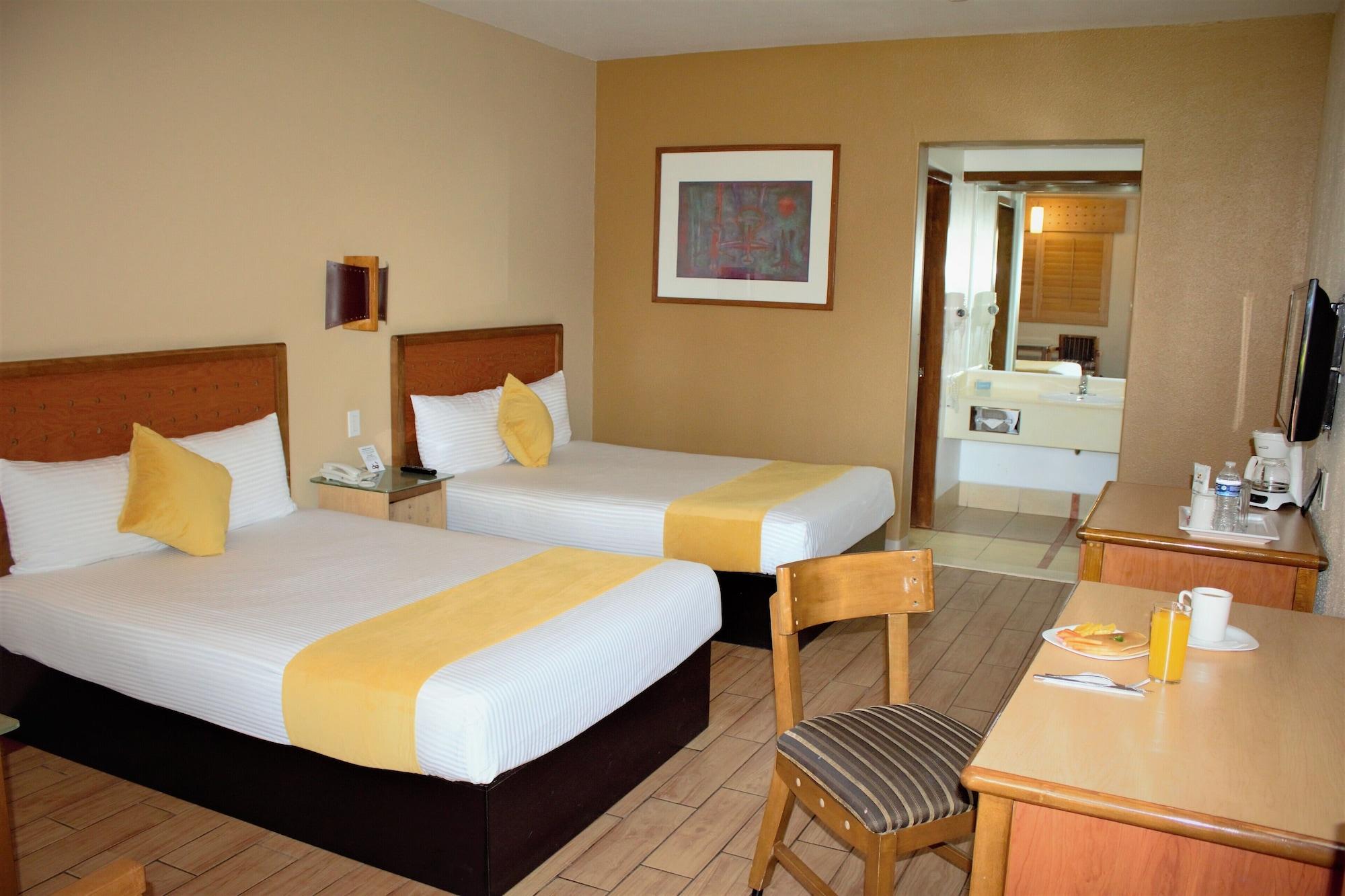 Colonial Hotel 4*