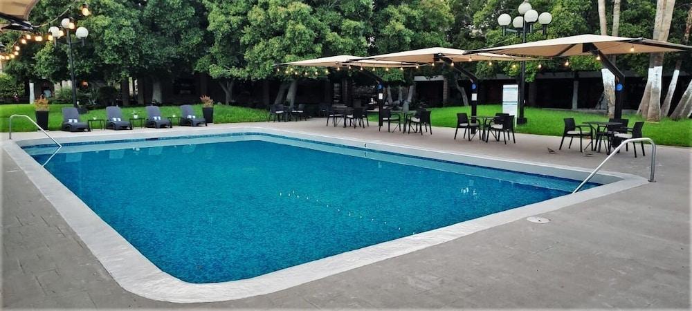 Colonial Hotel 4*