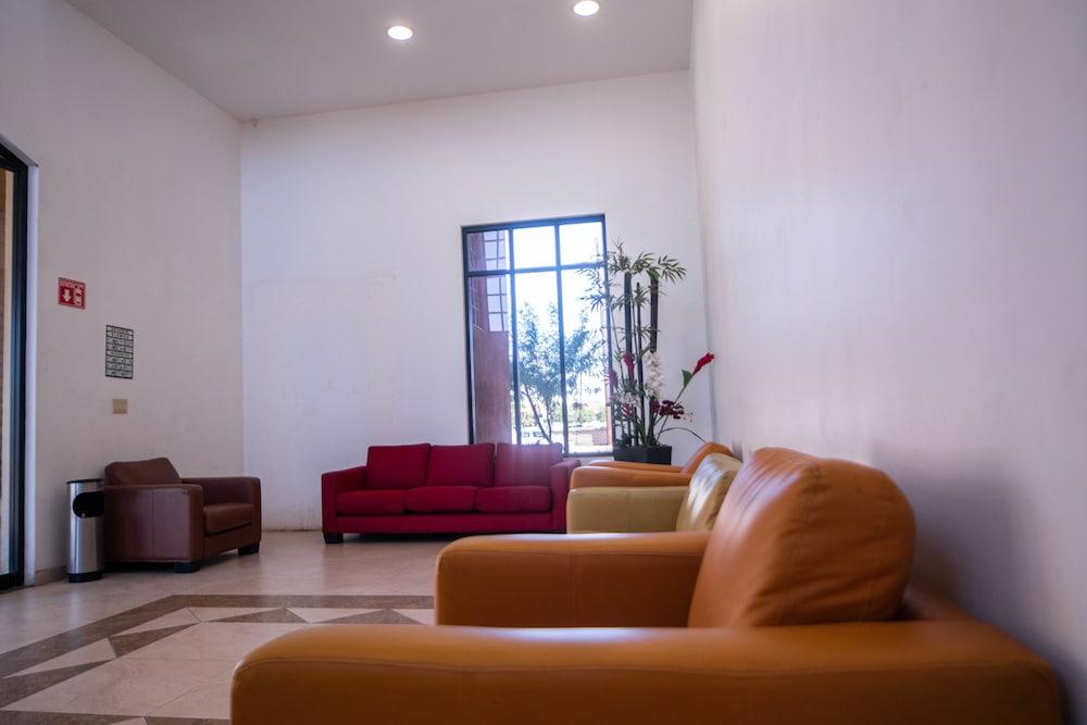 Colonial Hotel 4*