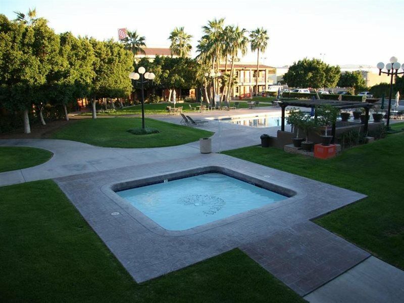 Colonial Hotel